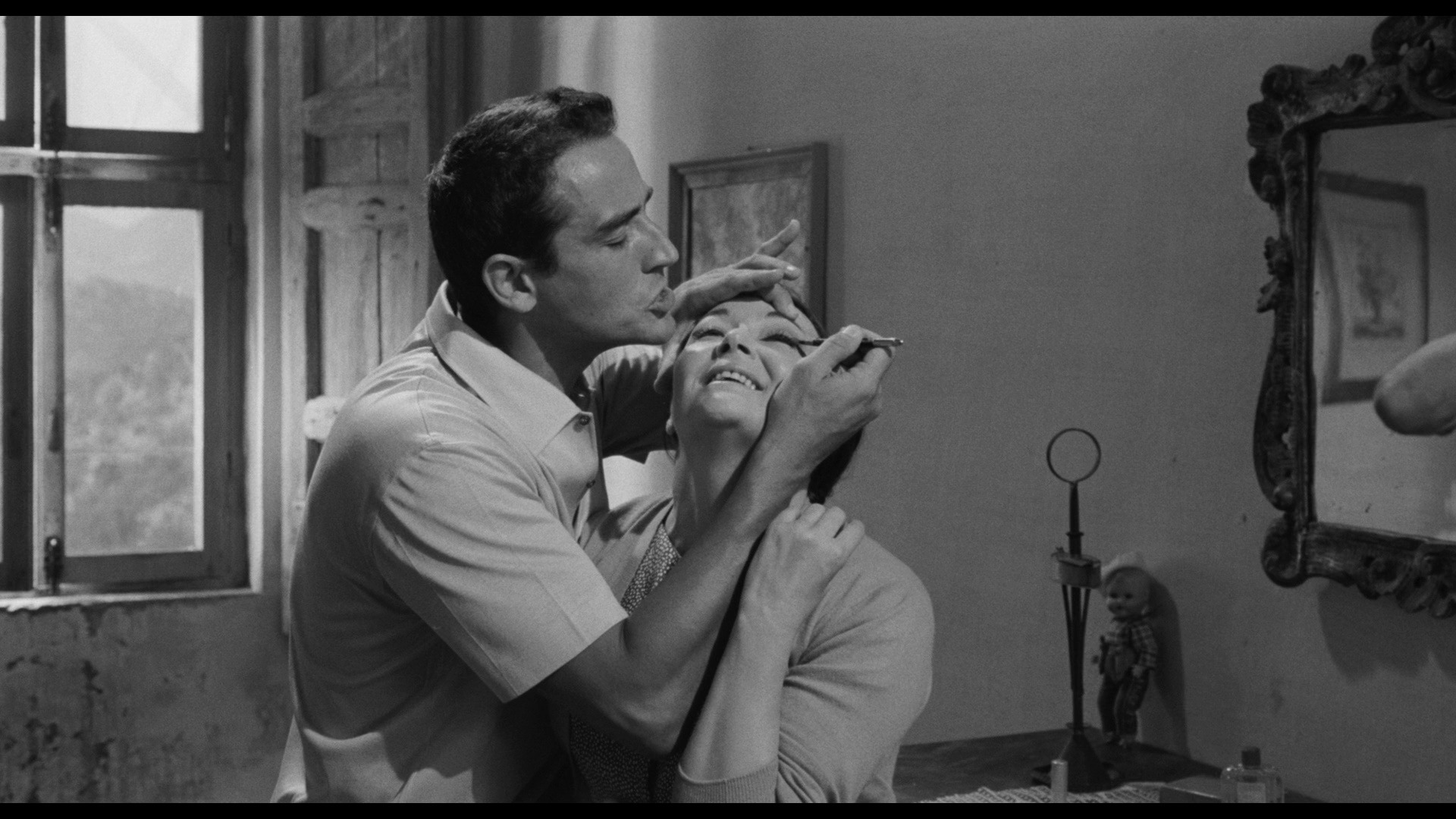 Screen capture from Commedia all'italiana