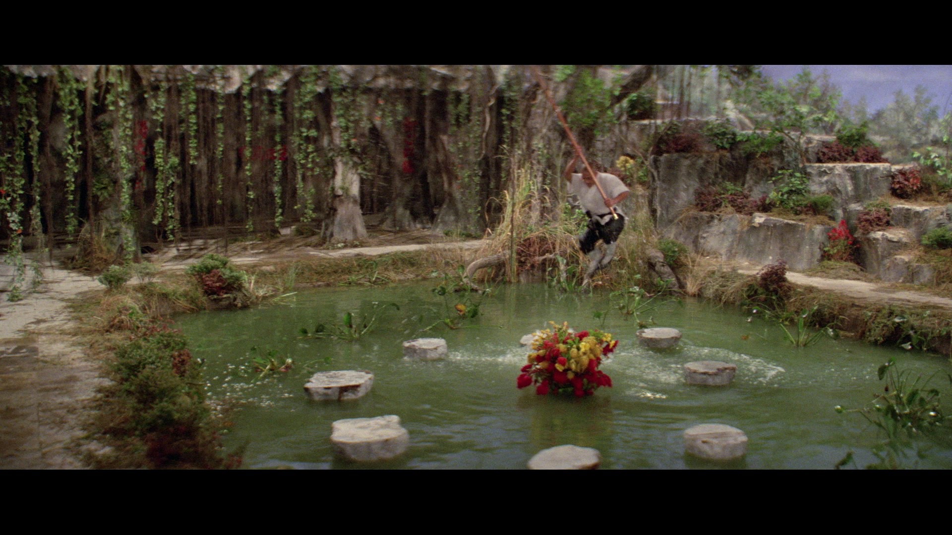 Screen capture from The 8 Diagram Pole Fighter