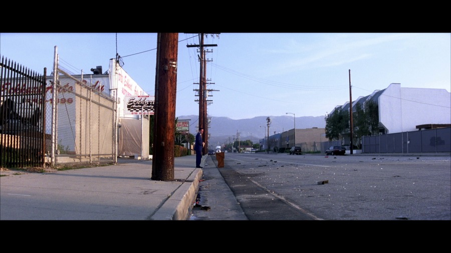 Screen capture from Punch-Drunk Love