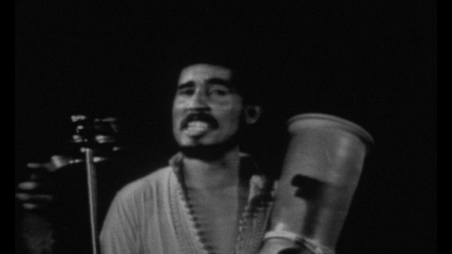 Screen capture from Trances / The Housemaid