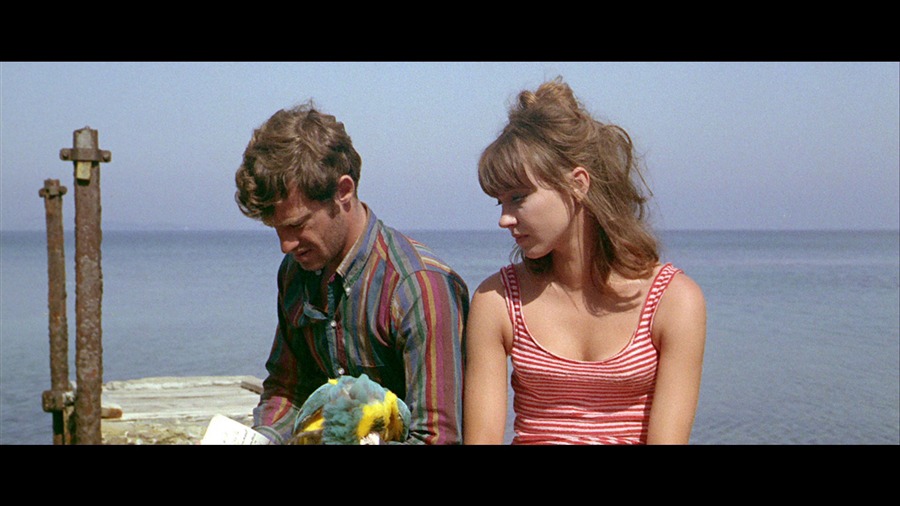Screen capture from Pierrot le fou