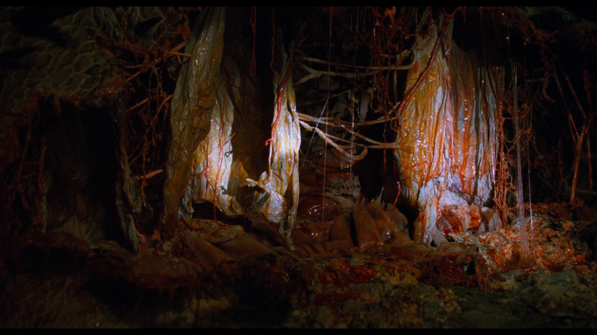 Screen capture from Tremors 2: Aftershocks