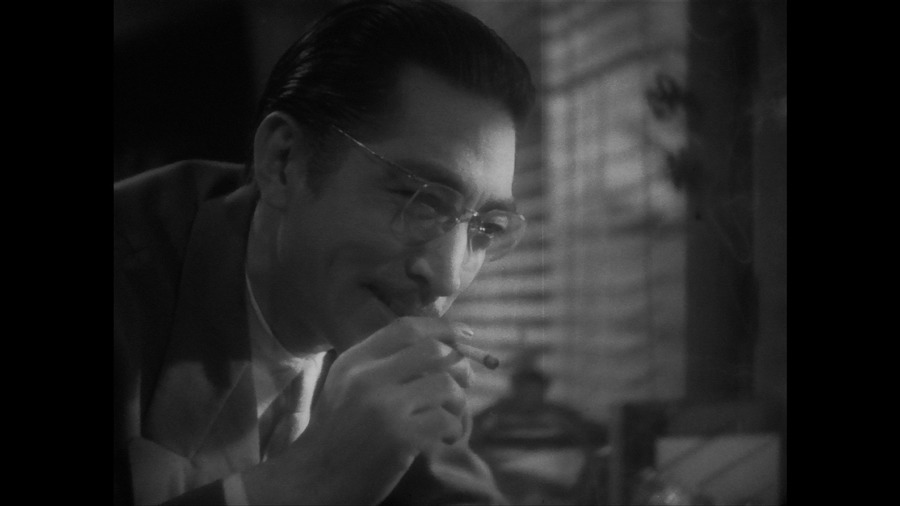 Screen capture from The Invisible Man Appears/The Invisible Man Vs. The Human Fly
