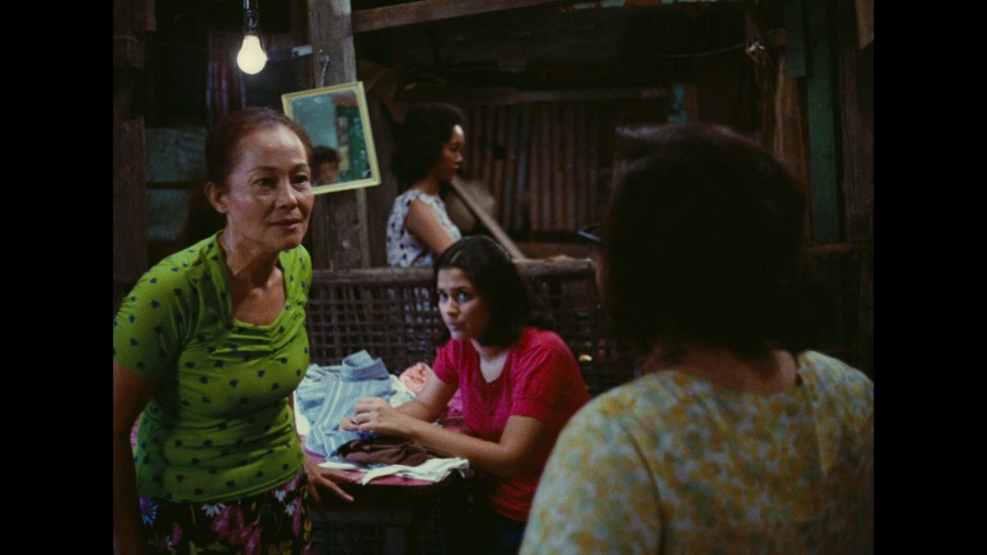 Screen capture from Insiang / Mysterious Object at Noon