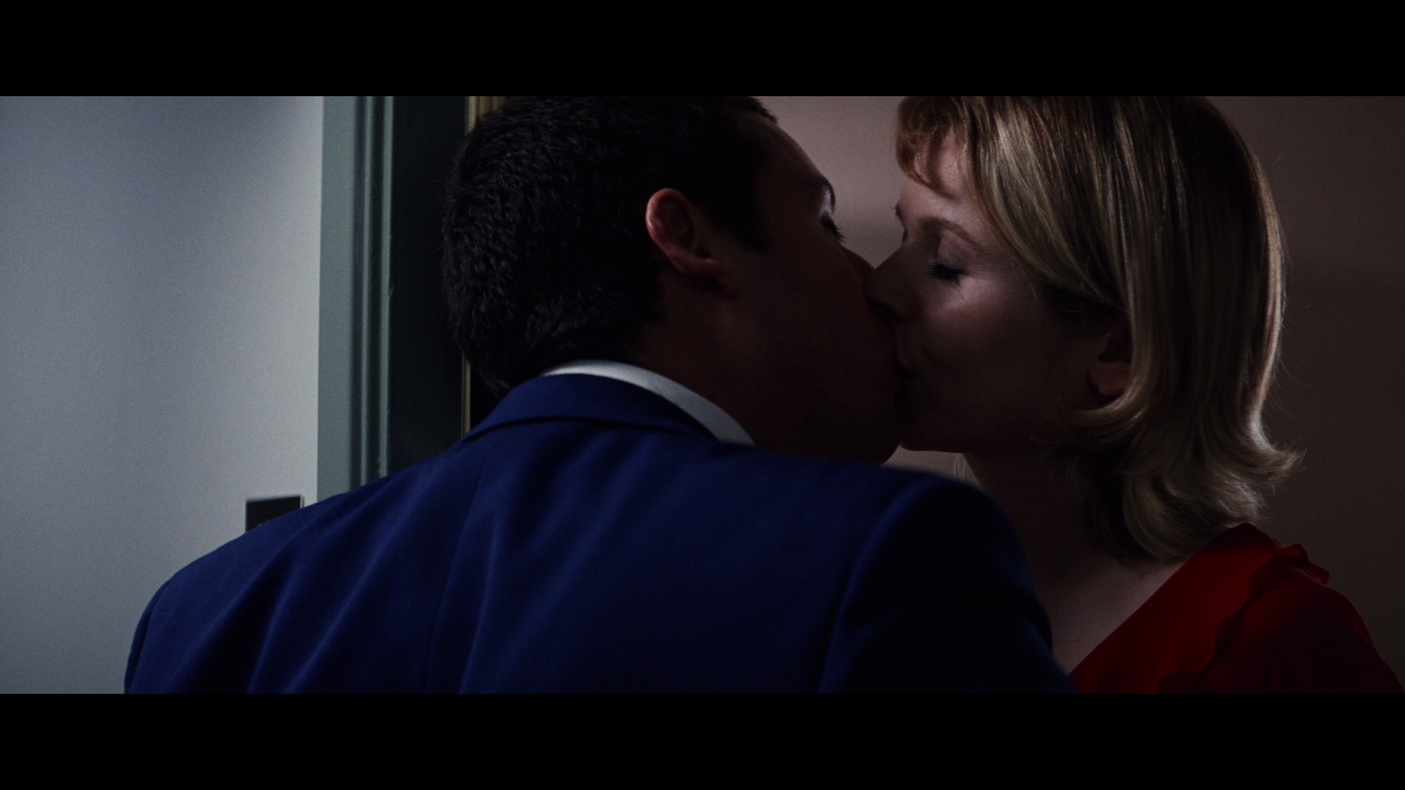 Screen capture from Punch-Drunk Love