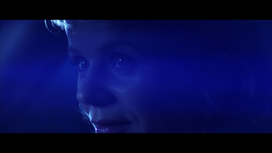 Screen capture from Punch-Drunk Love