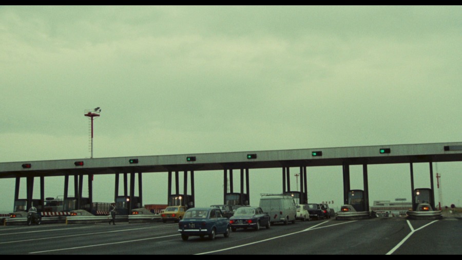 Screen capture from Roma