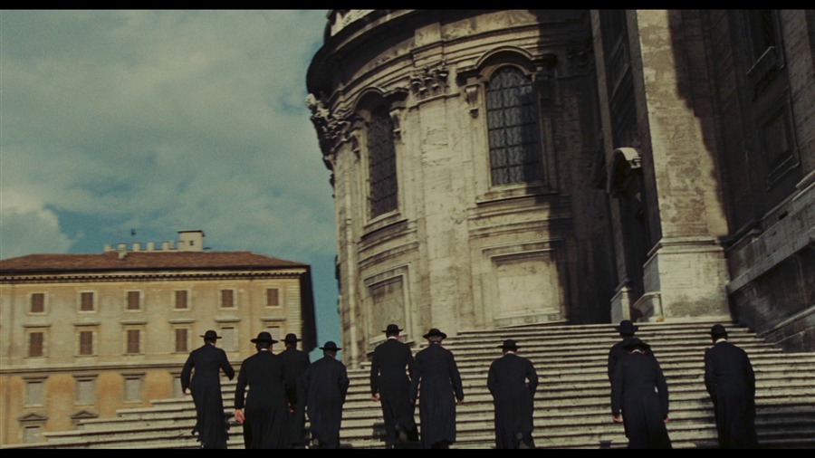 Screen capture from Essential Fellini