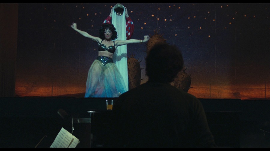 Screen capture from Essential Fellini