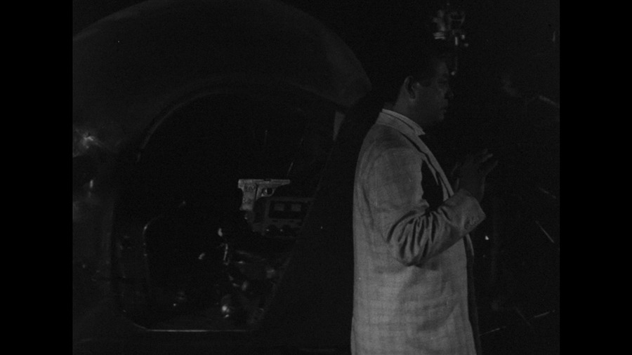 Screen capture from The Invisible Man Appears/The Invisible Man Vs. The Human Fly