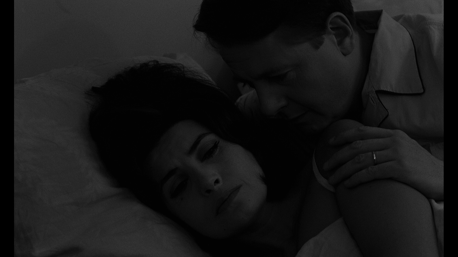 Screen capture from La peau douce