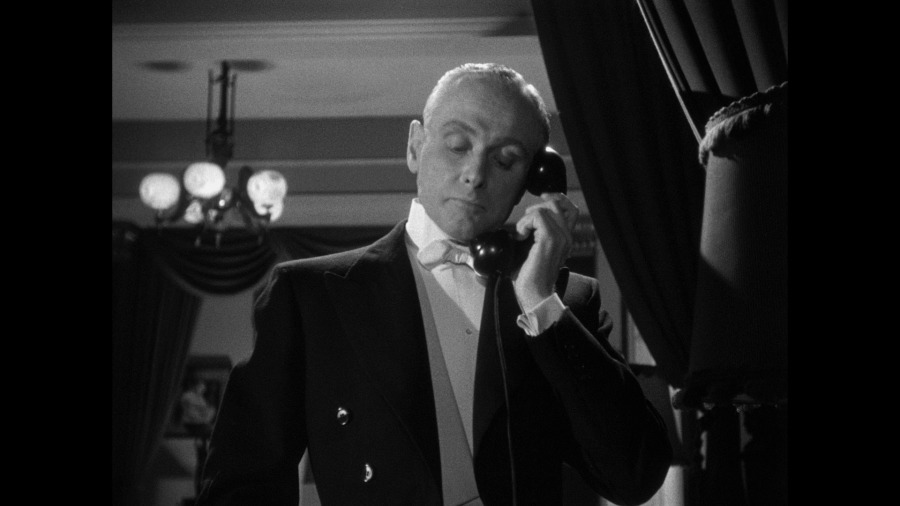 Screen capture from Gilda
