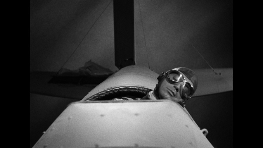Screen capture from Only Angels Have Wings