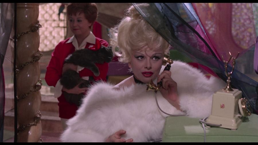 Screen capture from Essential Fellini