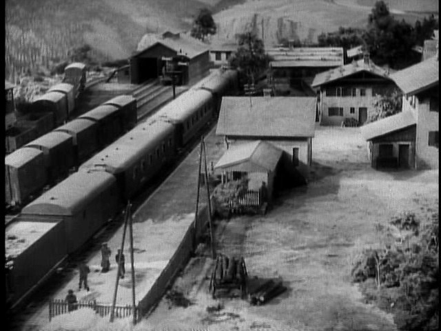 Screen capture from The Lady Vanishes