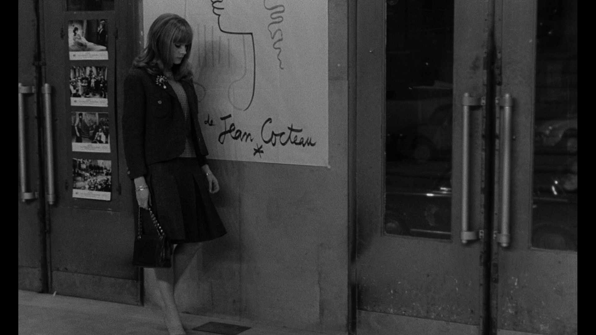 Screen capture from La peau douce