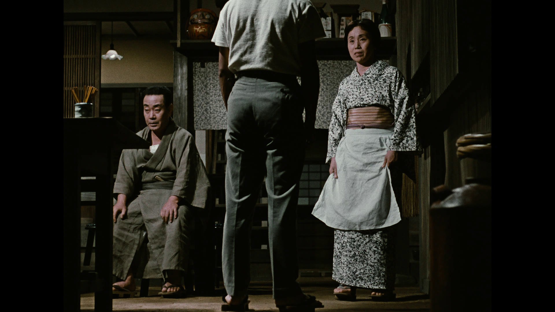 Screen capture from A Story of Floating Weeds / Floating Weeds: Two Films by Yasujiro Ozu