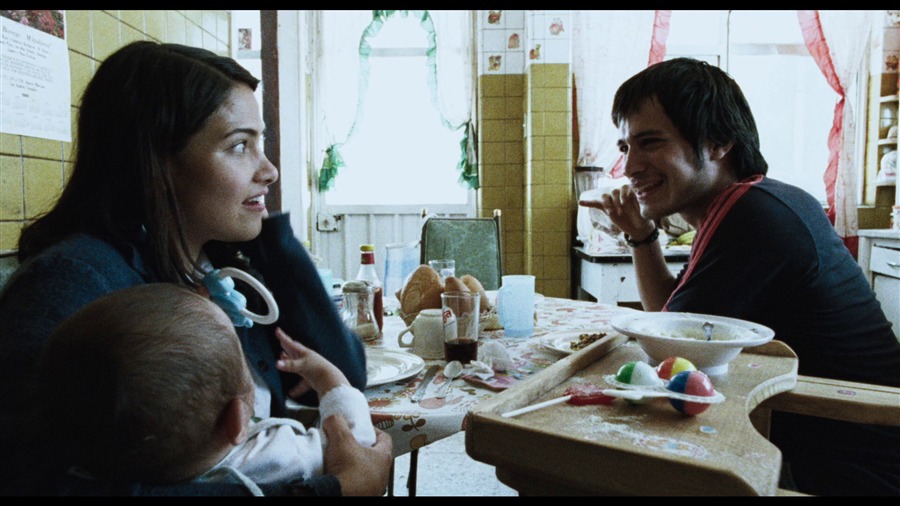 Screen capture from Amores perros