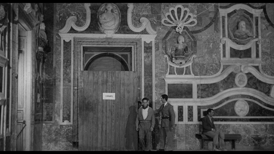 Screen capture from L'avventura