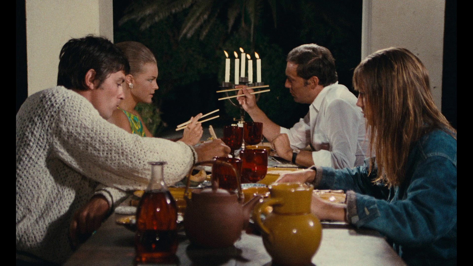 Screen capture from La piscine