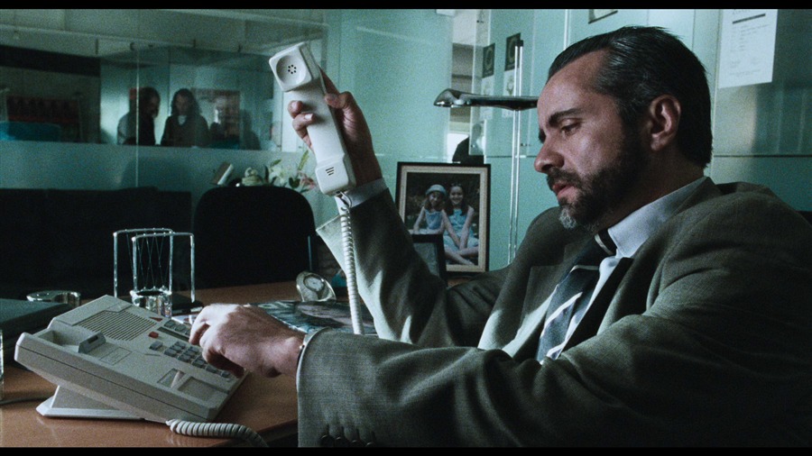 Screen capture from Amores perros