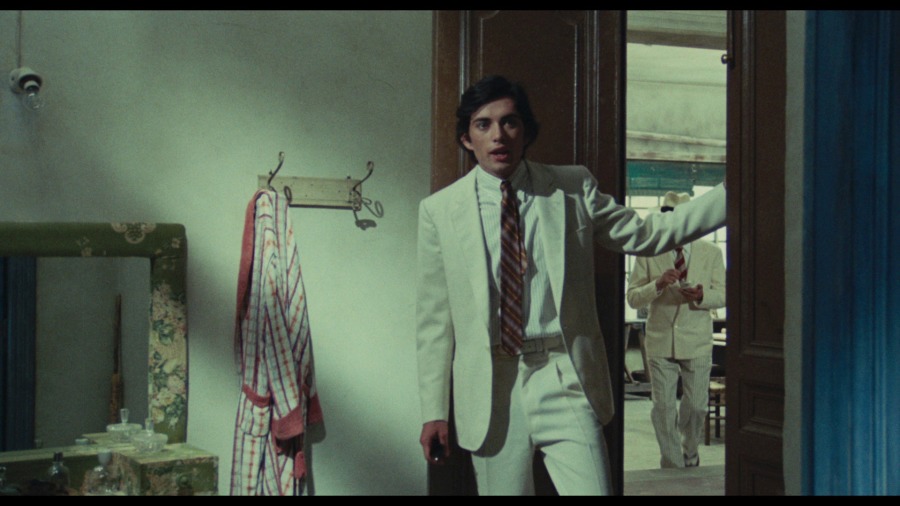Screen capture from Roma