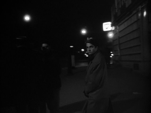 Screen capture from Masculin féminin