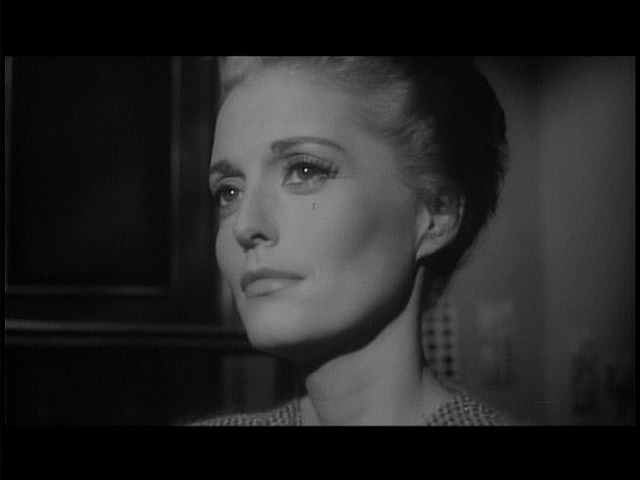 Screen capture from The Naked Kiss