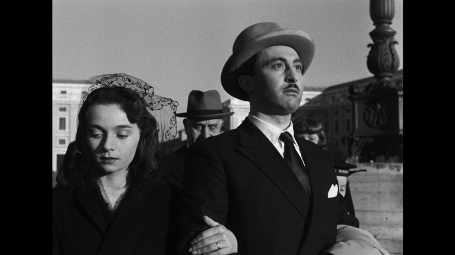 Screen capture from Essential Fellini