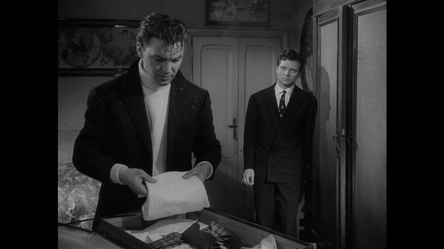 Screen capture from Essential Fellini
