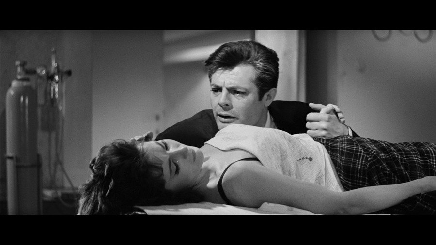 Screen capture from Essential Fellini