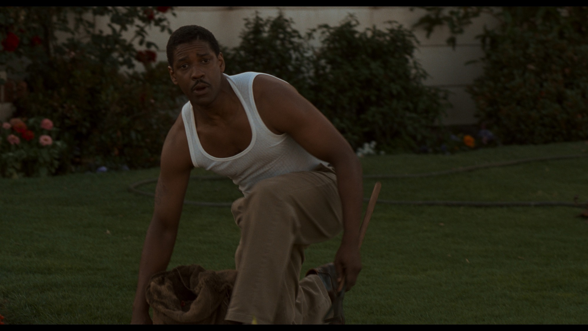 Screen capture from Devil in a Blue Dress