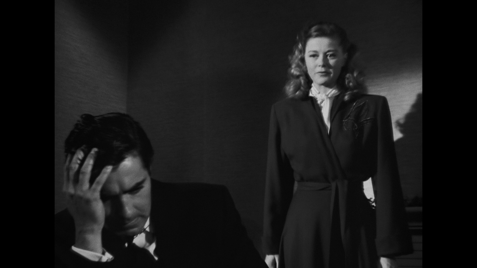 Screen capture from Nightmare Alley