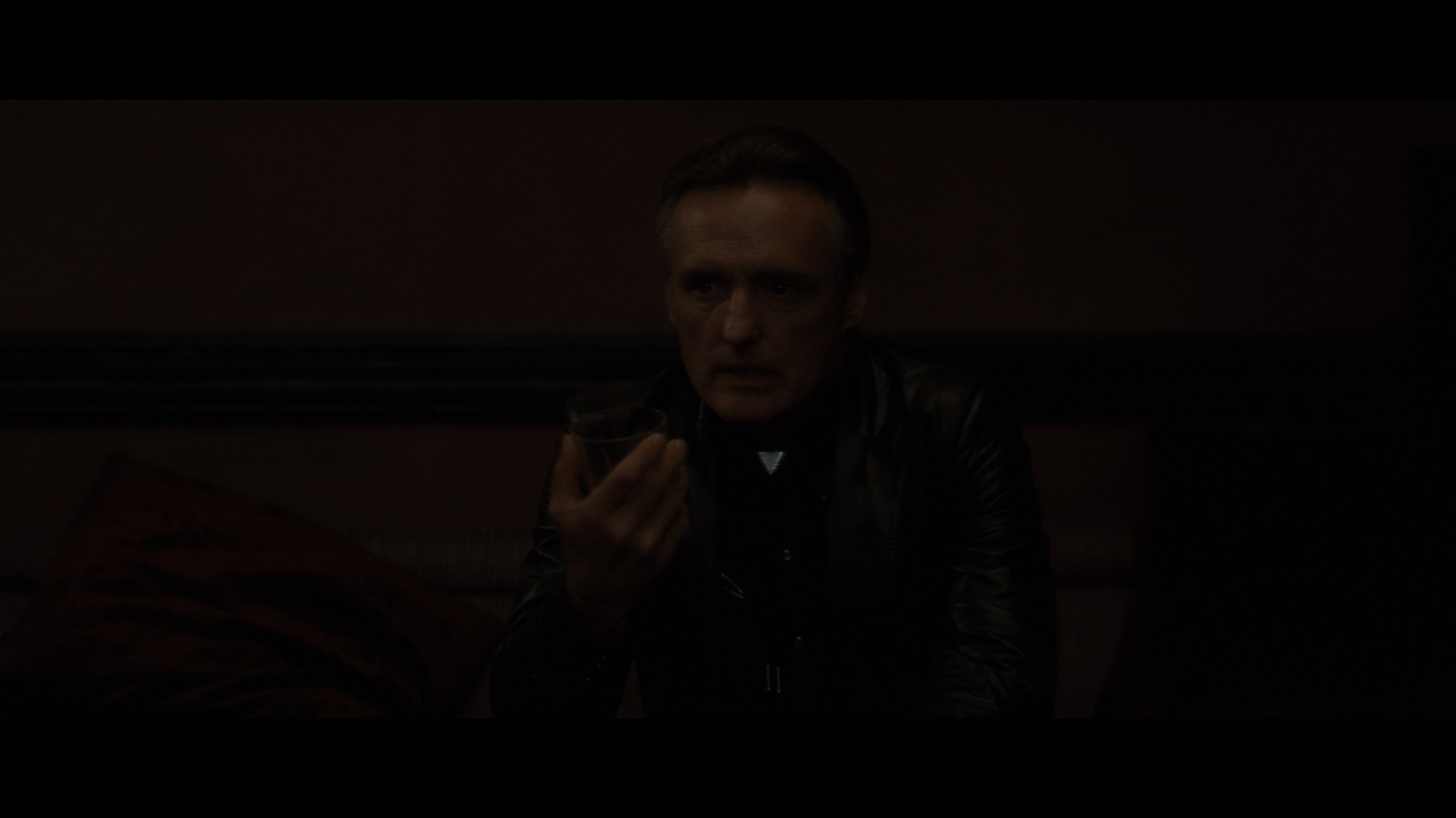 Screen capture from Blue Velvet