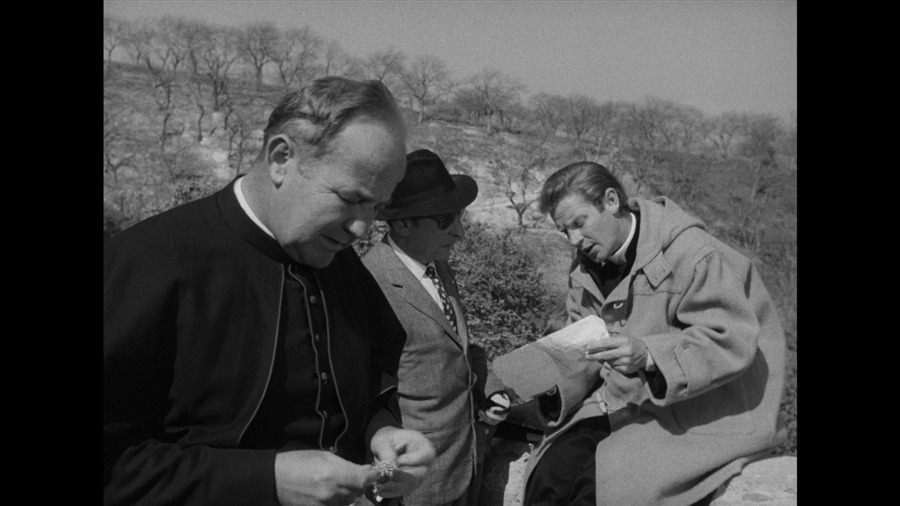 Screen capture from Essential Fellini