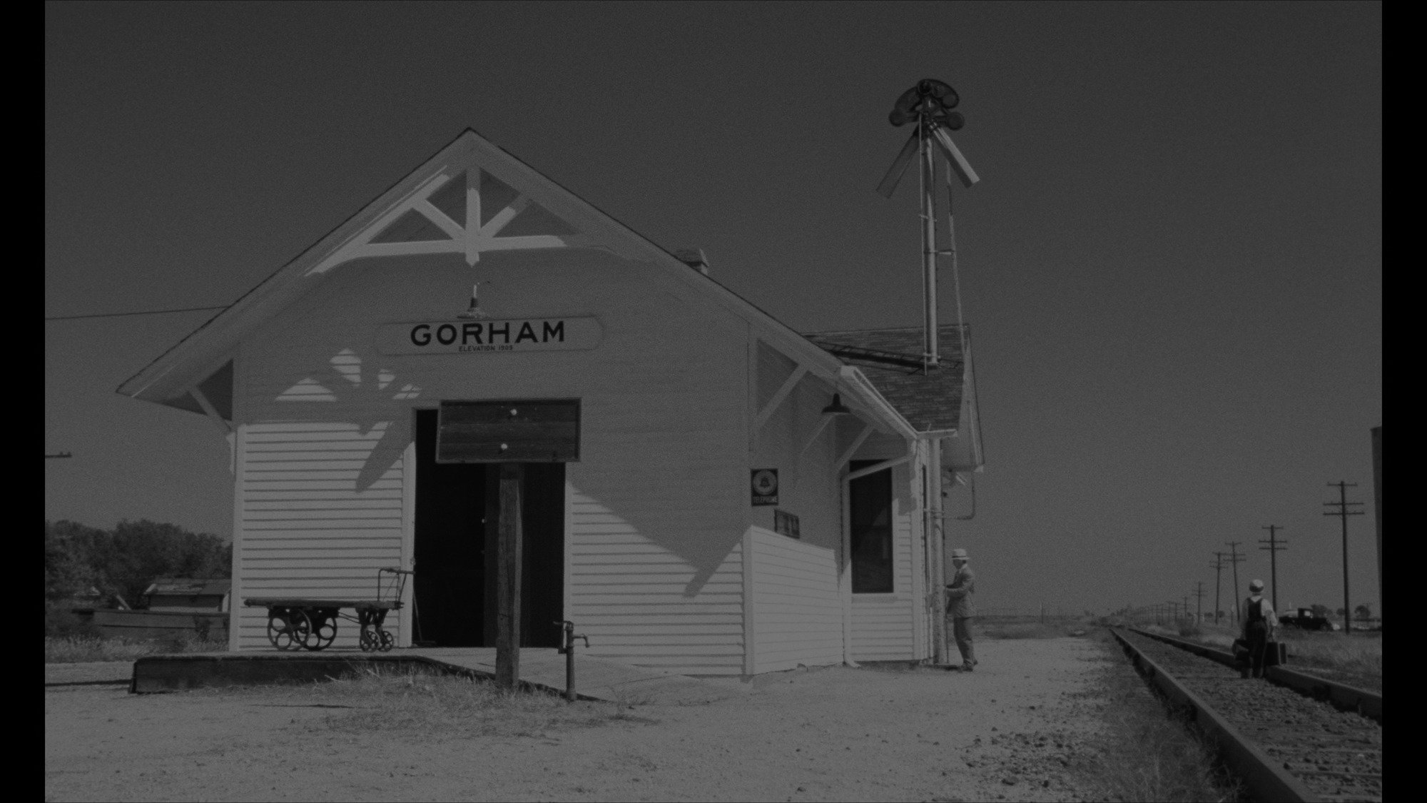 Screen capture from Paper Moon