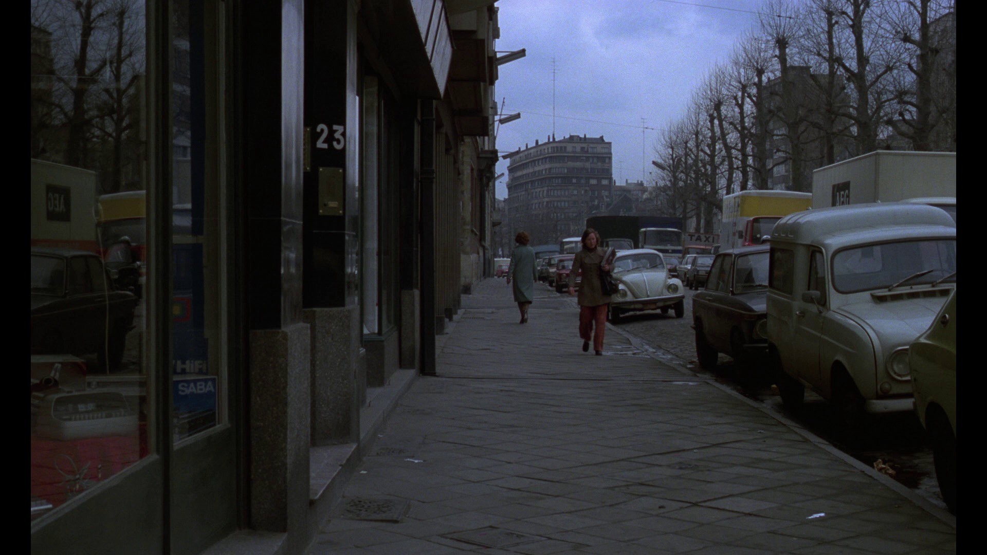 Screen capture from Jeanne Dielman, 23, quai du Commerce, 1080 Bruxelles