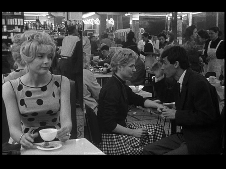 Screen capture from Cléo from 5 to 7