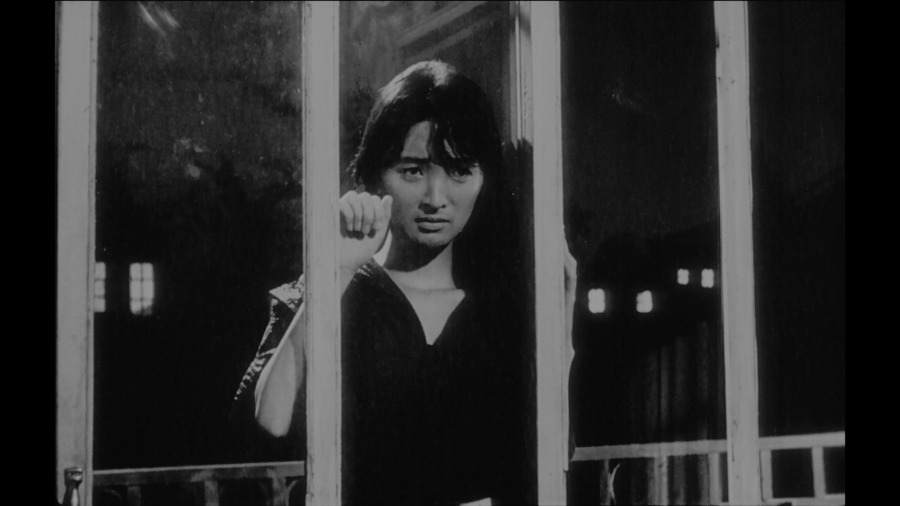 Screen capture from Trances / The Housemaid