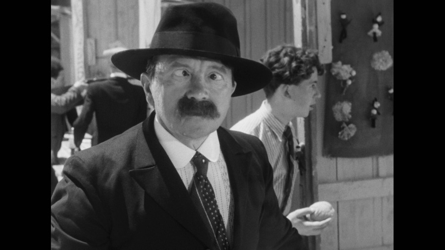 Screen capture from Jour de fête