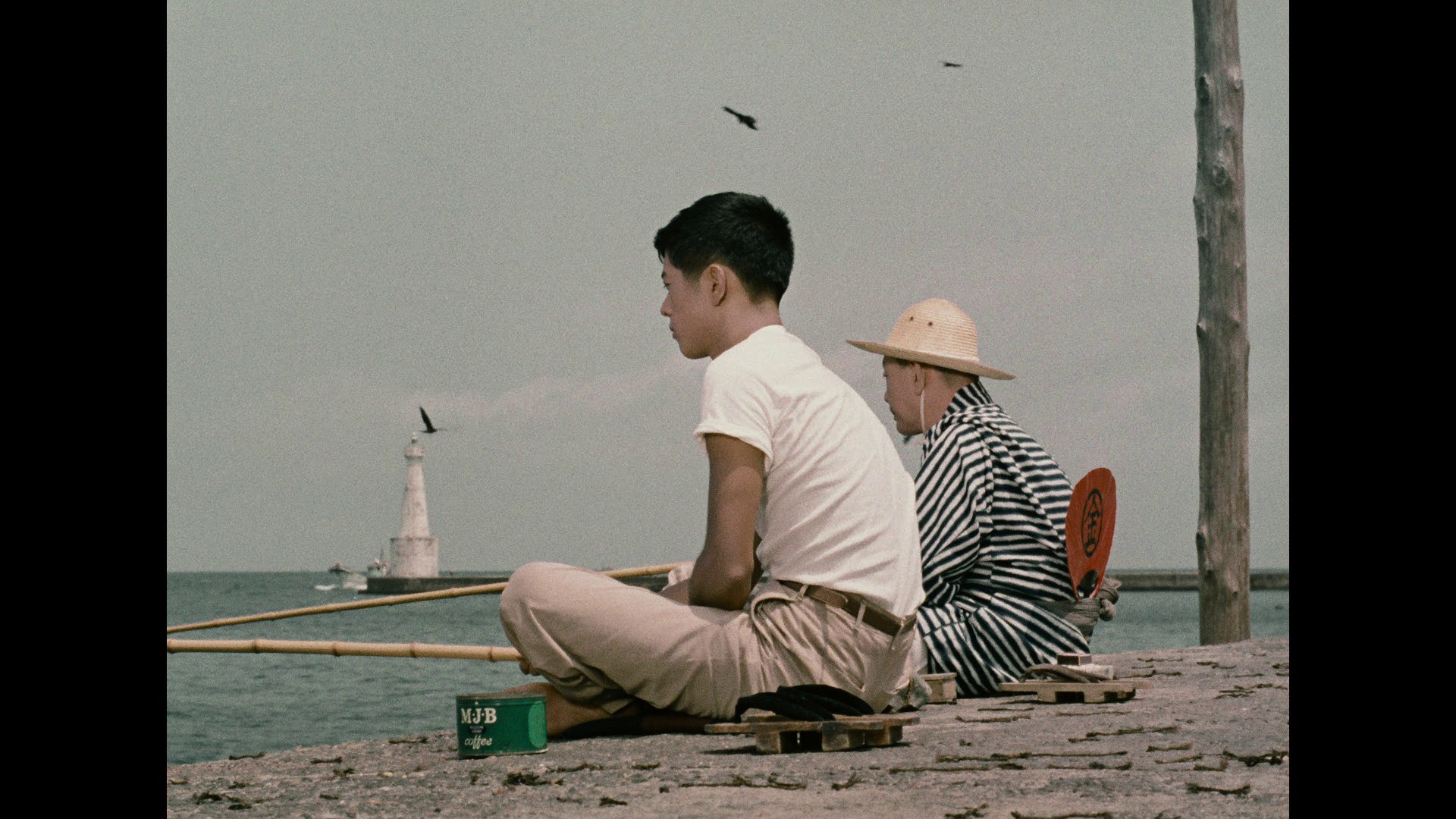 Screen capture from A Story of Floating Weeds / Floating Weeds: Two Films by Yasujiro Ozu