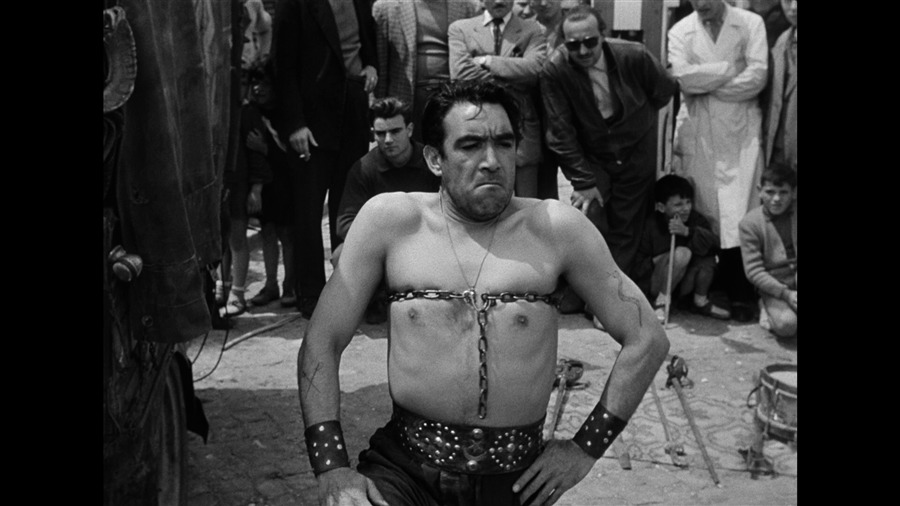 Screen capture from Essential Fellini