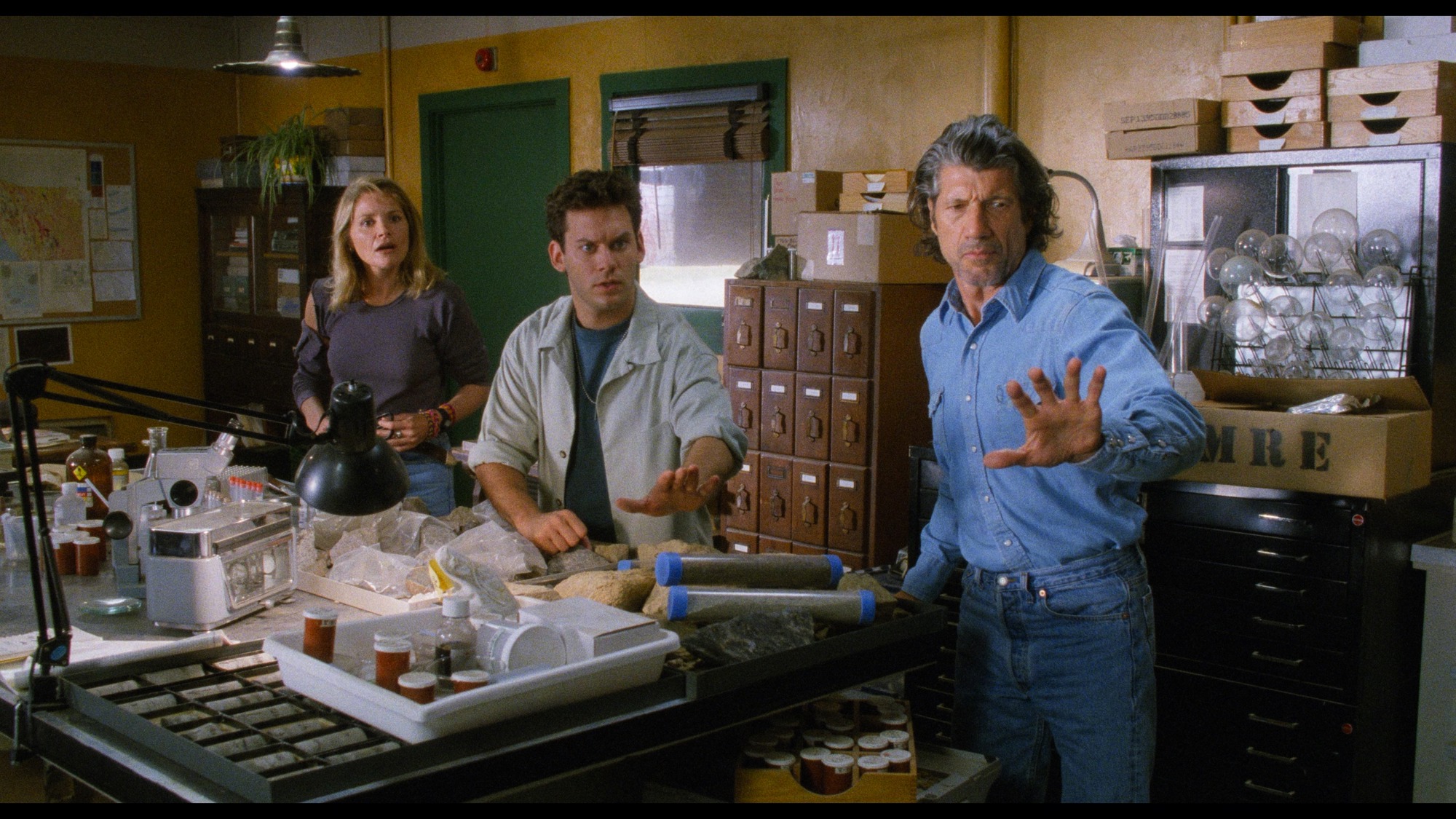 Screen capture from Tremors 2: Aftershocks