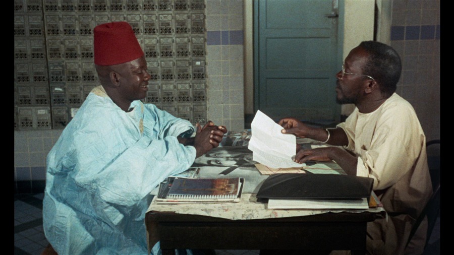 Screen capture from Mandabi