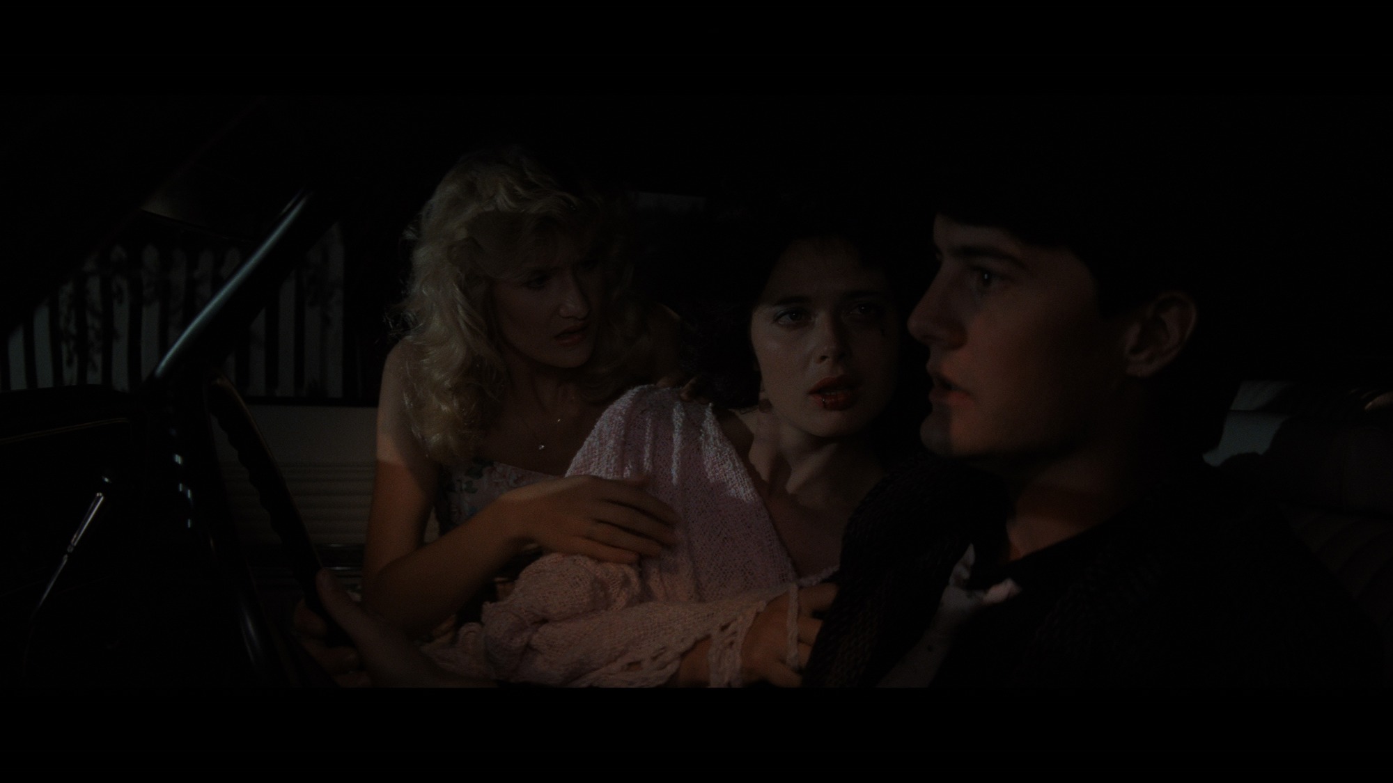 Screen capture from Blue Velvet