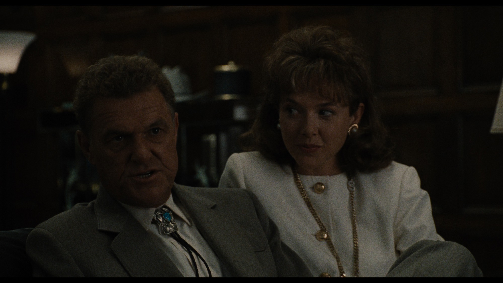 Screen capture from The Grifters
