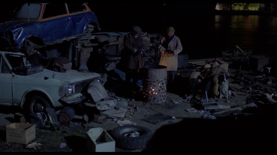Screen capture from An American Werewolf in London