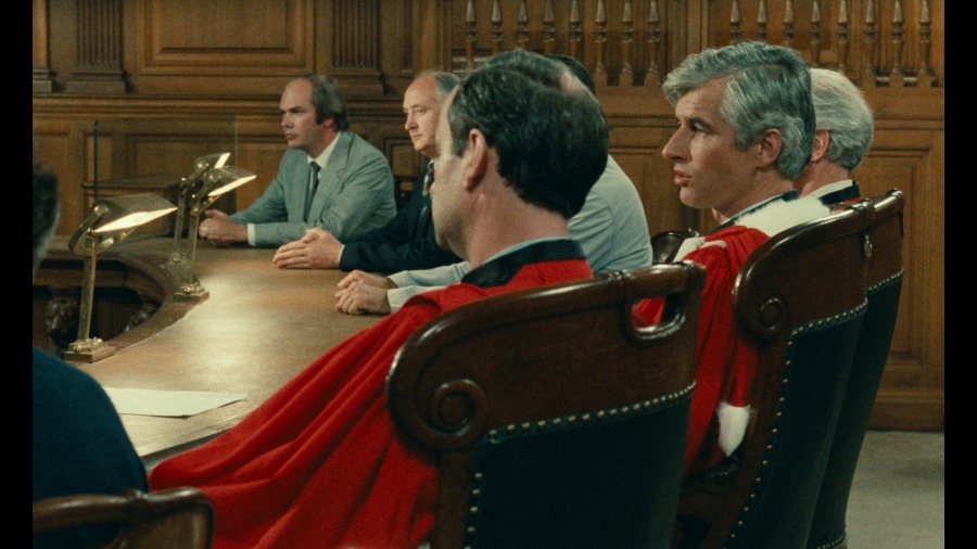 Screen capture from L’argent