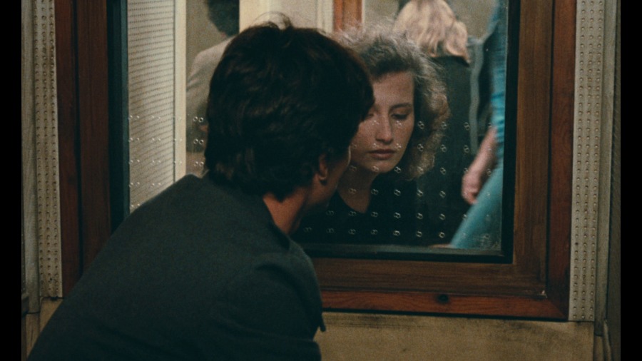 Screen capture from L’argent