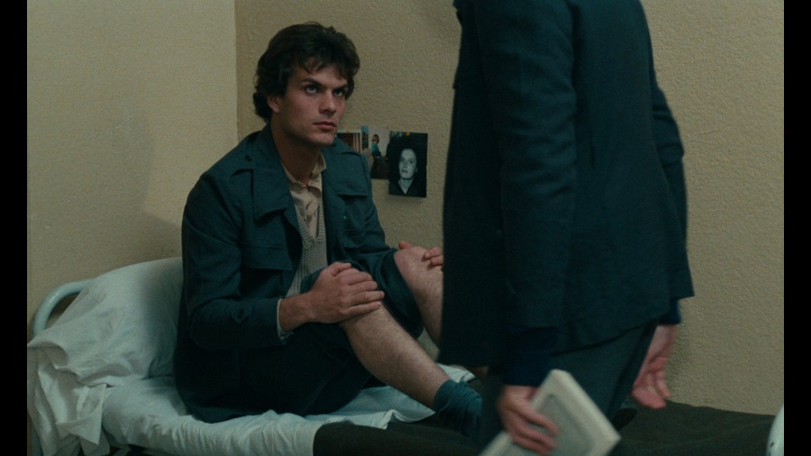 Screen capture from L’argent